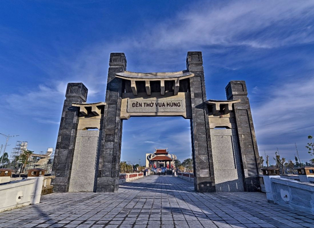 Đền Thờ Vua Hùng Image 1